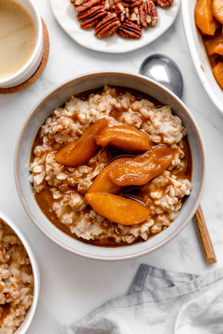 Ovseni kosmiči s karameliziranimi jabolki Apple Cinnamon Oatmeal