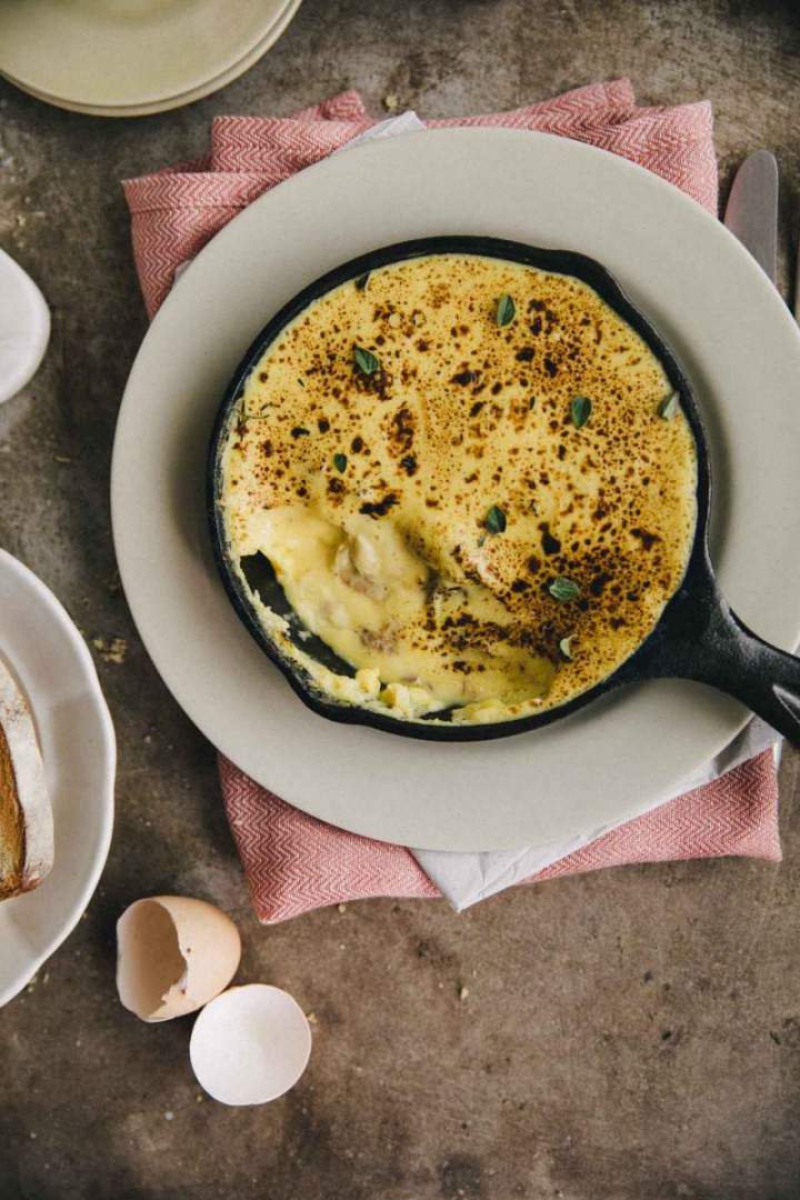 Gratinirana jajčna omleta s fileti skuše