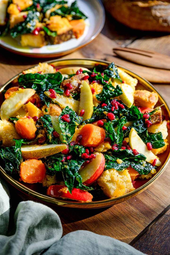 Jesenska Pazanella solata Autumn Panzanella Salad