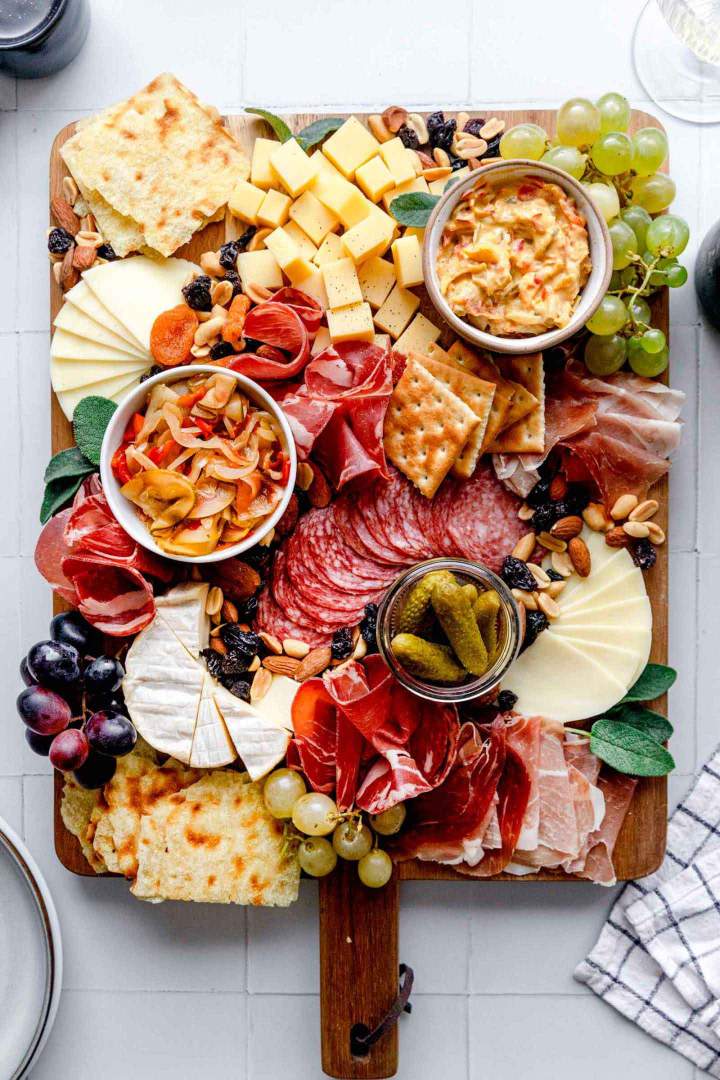 Narezek za vse priložnosti Simple Charcuterie Board